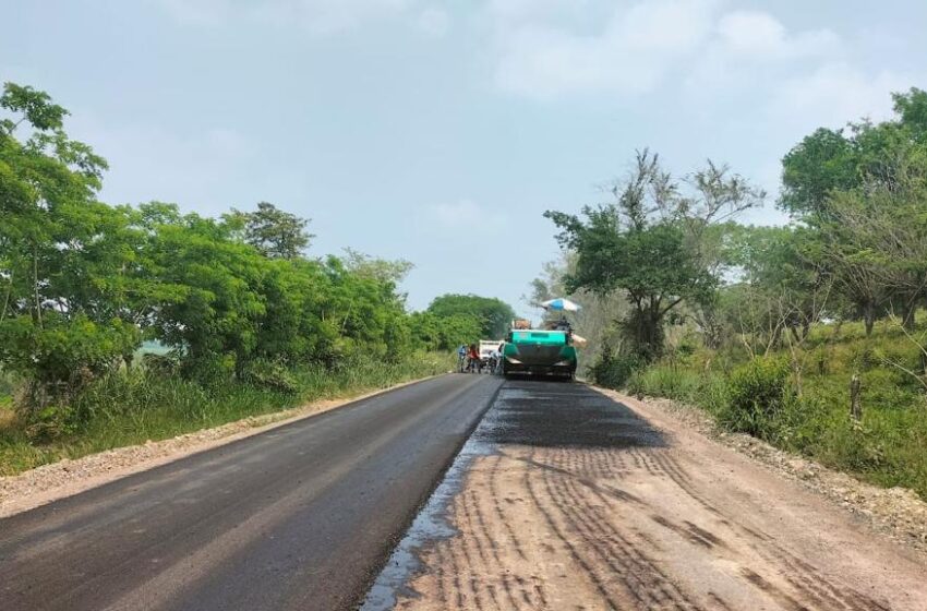  Cumple Gobierno del Estado con más obras en la huasteca