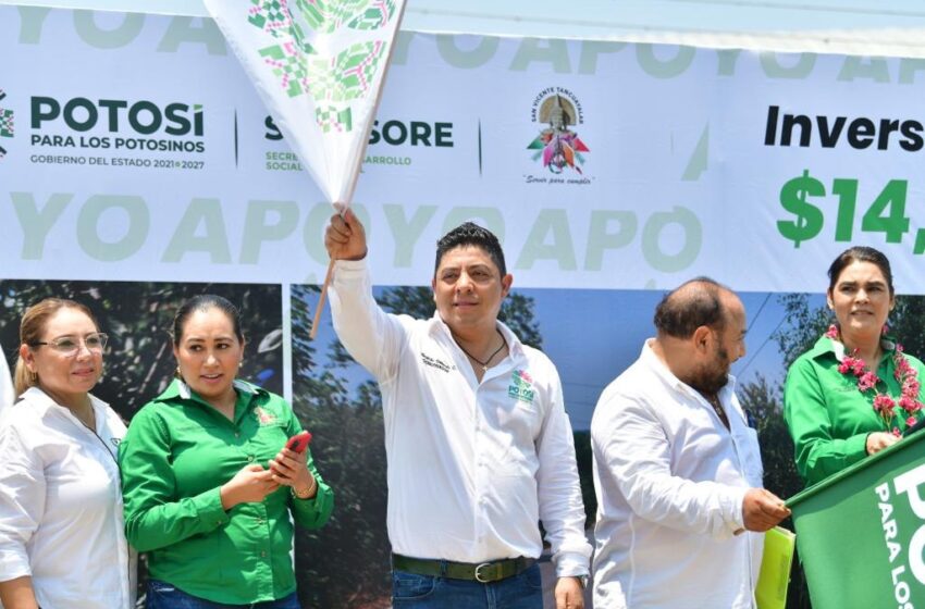  Ricardo Gallardo lleva agua potable a comunidades apartadas