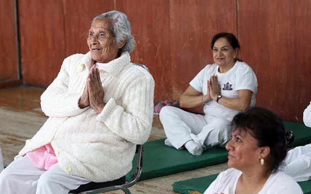  IMSS brinda atención prioritaria a personas adultas mayores con estrategias en salud y actividades para su bienestar