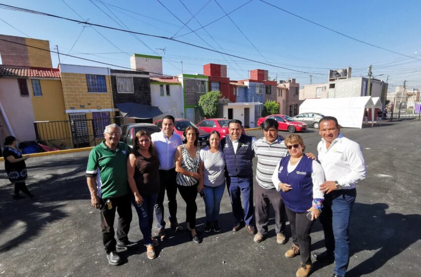  Entrega Alcalde de Querétaro, Luis Nava beneficios del programa de Mejora de Condominios