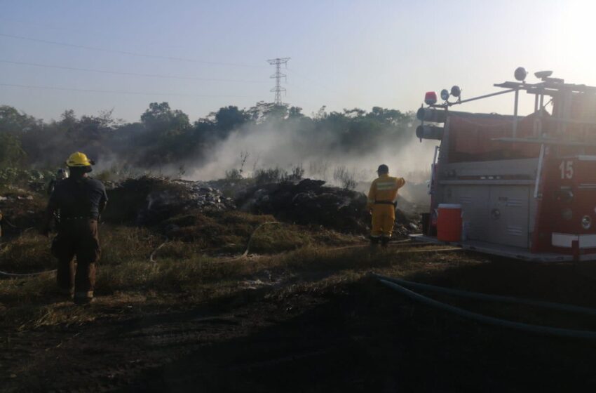  Alcalde de Ciudad Valles instruye acciones de combate en incendio de antiguo basurero