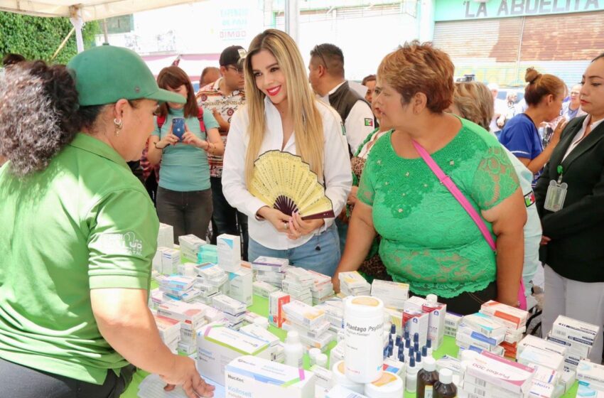  Gobierno Estatal entrega 27 mil kits menstruales en SLP