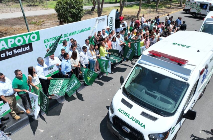  Ricardo Gallardo pone en operación 33 nuevas ambulancias