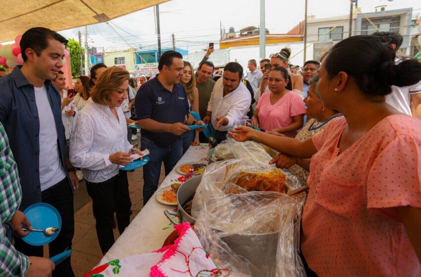  Asiste Luis Nava a la tradicional Feria del Mole y la Tortilla en Santa María Magdalena