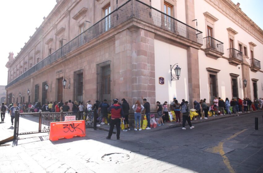  Un éxito, intercambio de croquetas por boletos para el palenque impulsado por Ricardo Gallardo