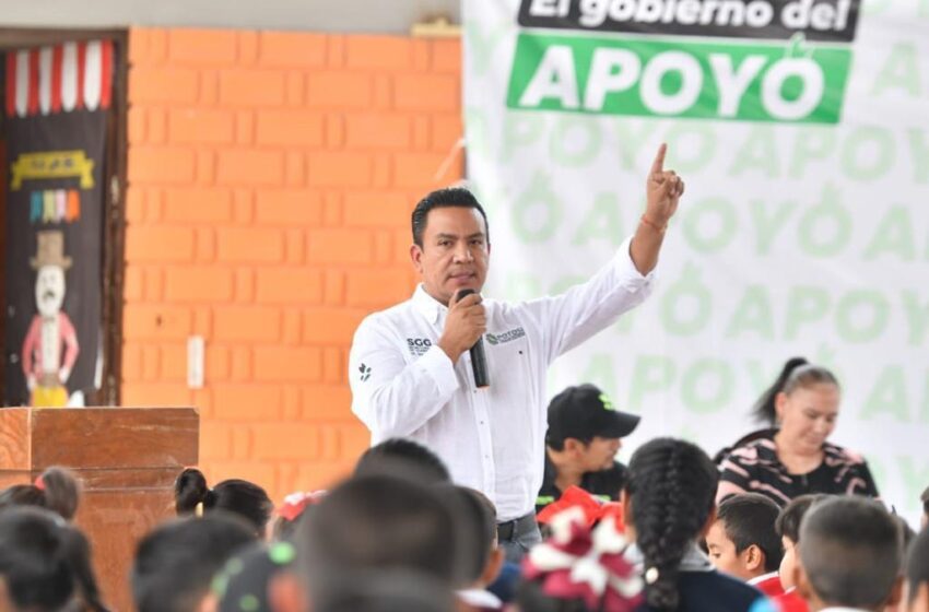  Gobierno Estatal lleva más apoyos escolares al Altiplano