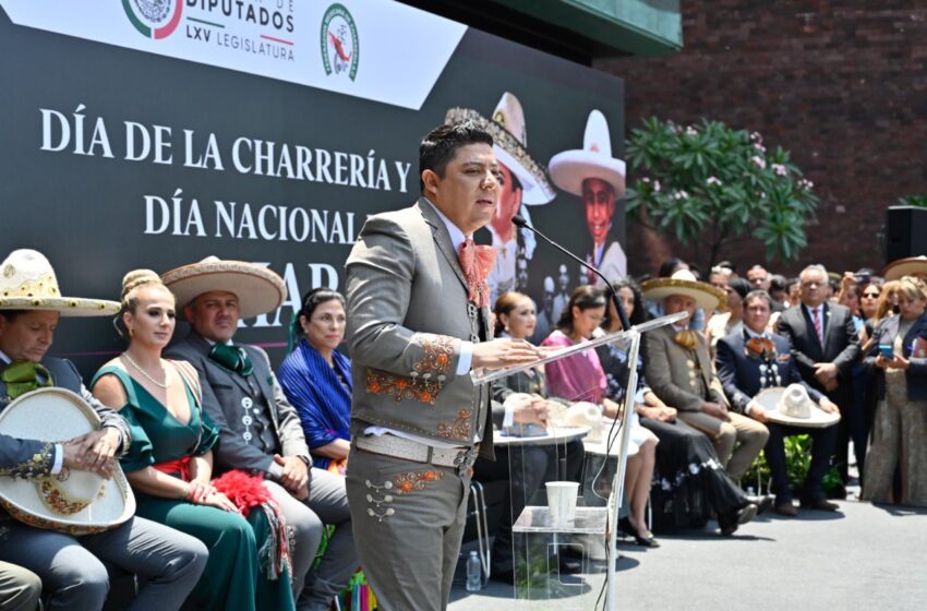  Ricardo Gallardo recibe reconocimiento nacional por impulsar a la charrería