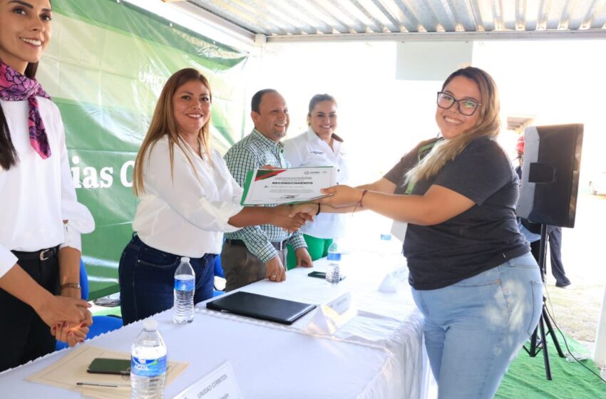  Gobierno Estatal entrega más de mil constancias de capacitación