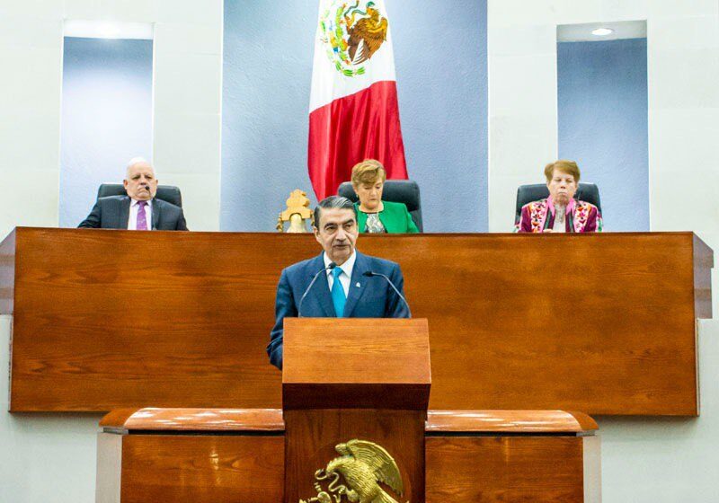  Congreso inscribió en el muro de honor epígrafe por el centenario de autonomía de UASLP