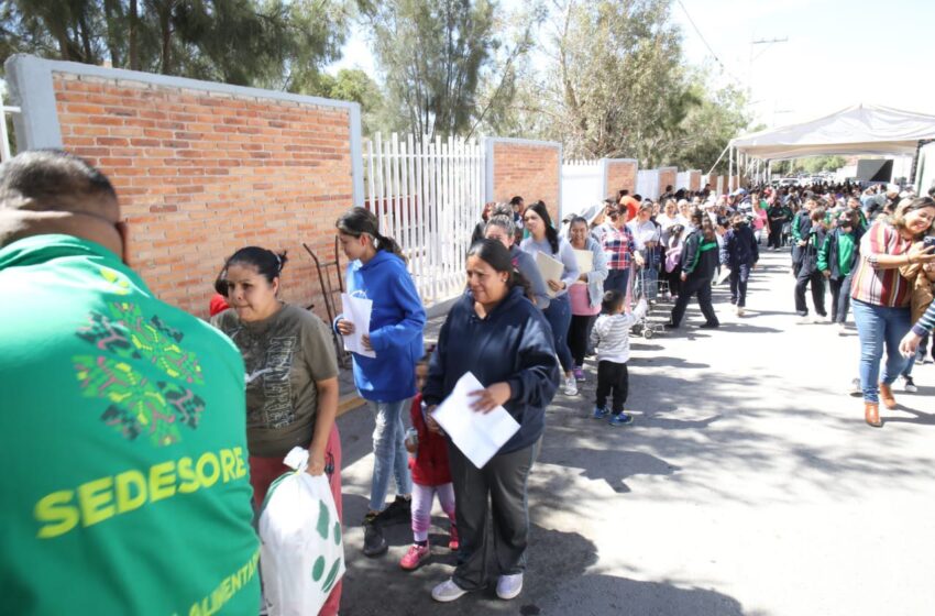  Familias agradecen a Ricardo Gallardo por obras y apoyos