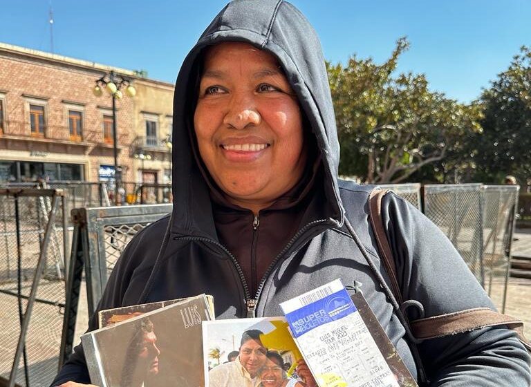  Fans reciben boletos para concierto de Luis Miguel