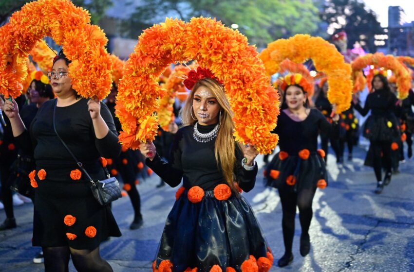  Desfile de Xantolo sorprendió a visitantes nacionales y extranjeros