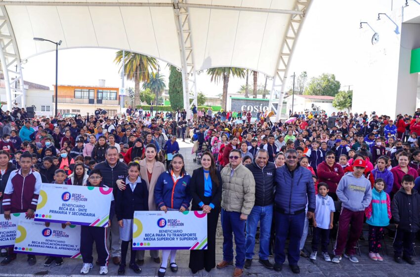  Inicia Tere Jiménez entrega de más de 12 mil becas en todos los municipios del Estado