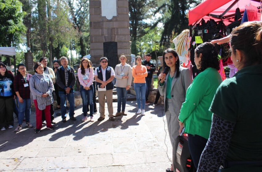  Emprendedoras ofrecen sus productos en la expo mujeres