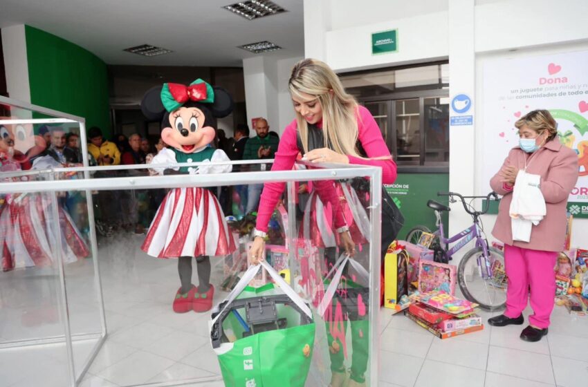  Gobierno arranca campaña “regalos con amor para pequeños corazones”