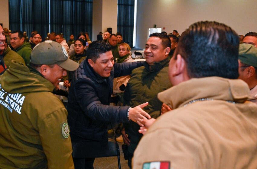  Ricardo Gallardo reconoce labor de las y los policías en su día