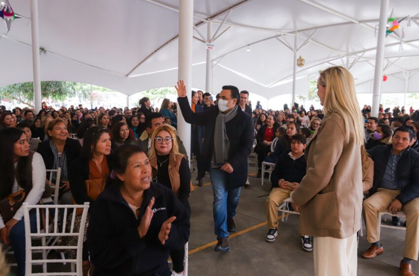  Celebran Luis Nava y Arahí Domínguez la graduación de la 6ta. Generación de “Con Ellas”