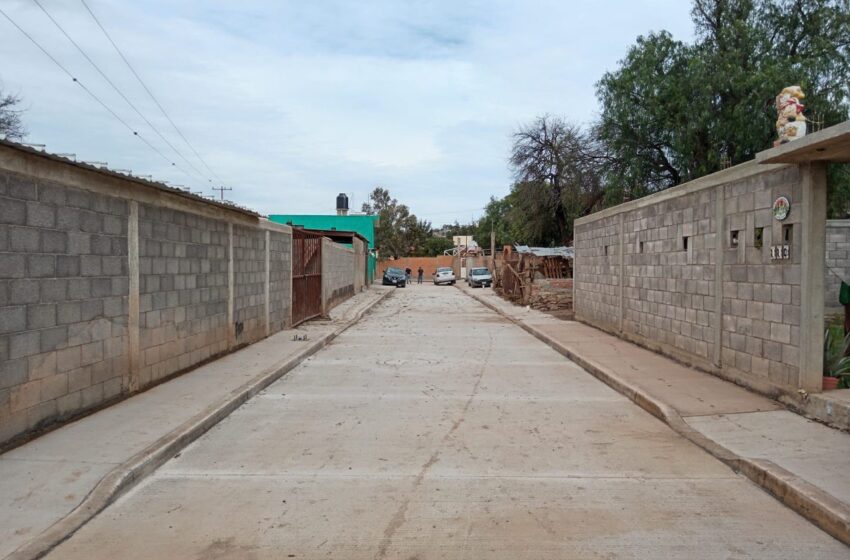  Avanza rehabilitación de caminos en Cerro de San Pedro