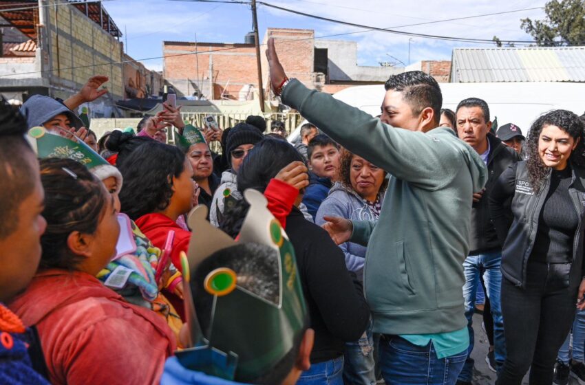  Celebra Ricardo Gallardo, día de reyes con familias de la zona metropolitana