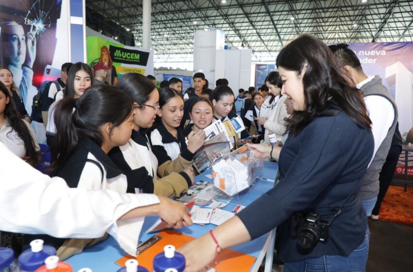  Feria de universidades nos ayuda a elegir nuestro futuro: jóvenes potosinos