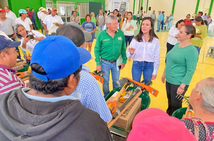  Fortalecimiento del Campo Potosino con Nueva Entrega de Equipamiento Agrícola