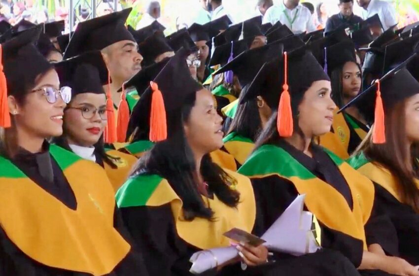  Rector de la UASLP Destaca Colaboración Educativa en Graduación de la UTECO en República Dominicana