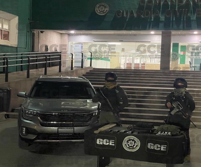  Guardia Civil Estatal Recupera Vehículo Robado y Equipamiento Táctico en Ahualulco