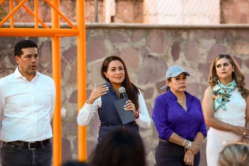  Gobernadora Tere Jiménez Dialoga con la Comunidad Educativa de Lomas del Ajedrez