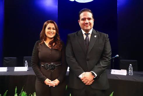  Gobernadora Tere Jiménez y Presidente Municipal José Juan Sánchez Barba Refuerzan Colaboración en Aguascalientes