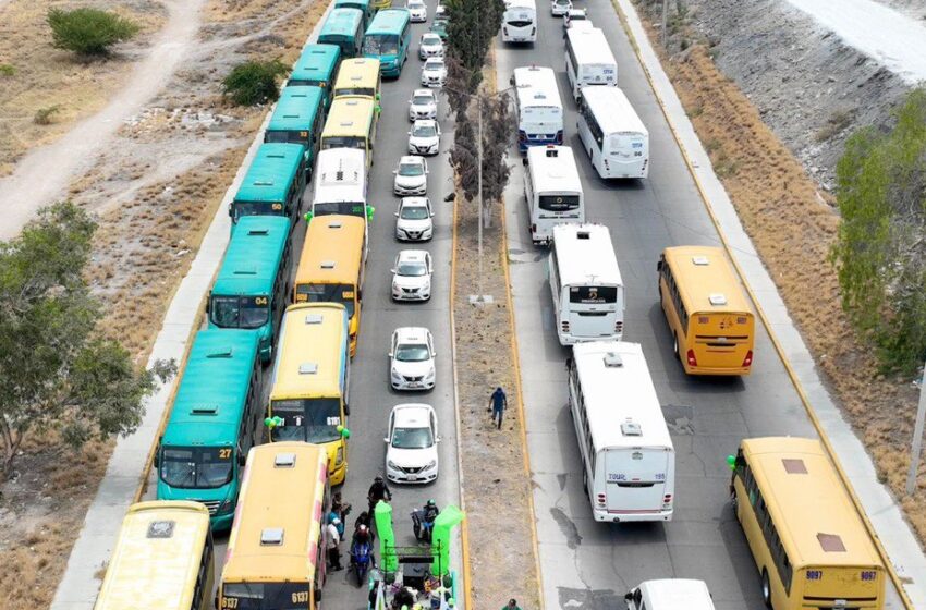  Ruth González Silva Impulsa su Campaña con el Respaldo Masivo de Transportistas en San Luis Potosí