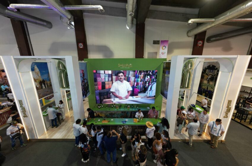  El stand de San Luis Potosí recibe reconocimientos en el Tianguis Turístico 2024 en Acapulco