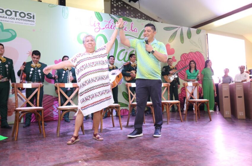  El Gobernador de San Luis Potosí celebra el papel fundamental de las madres en el desarrollo de la comunidad