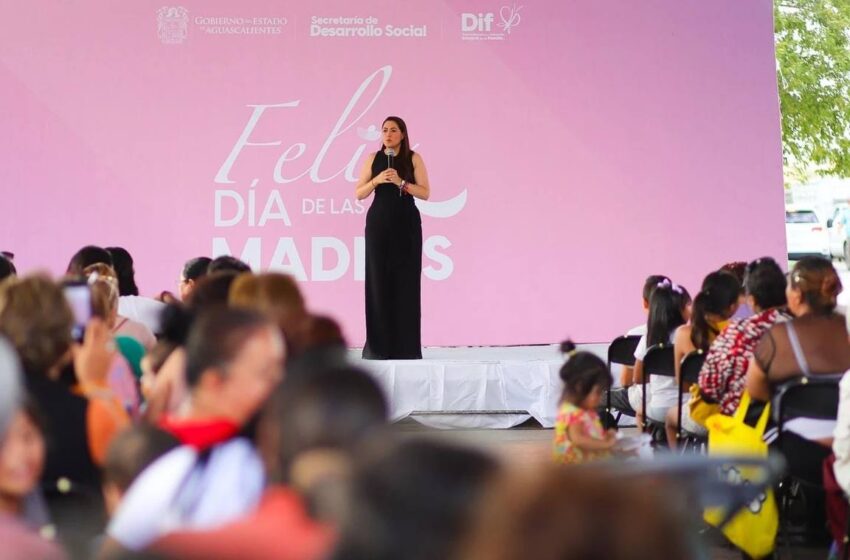  Tere Jiménez celebra el día de las madres en Aguascalientes