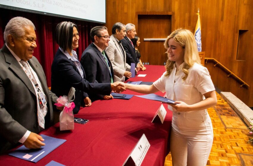  Facultad de Medicina de la UASLP Reconoce el Mérito Académico de 40 Estudiantes