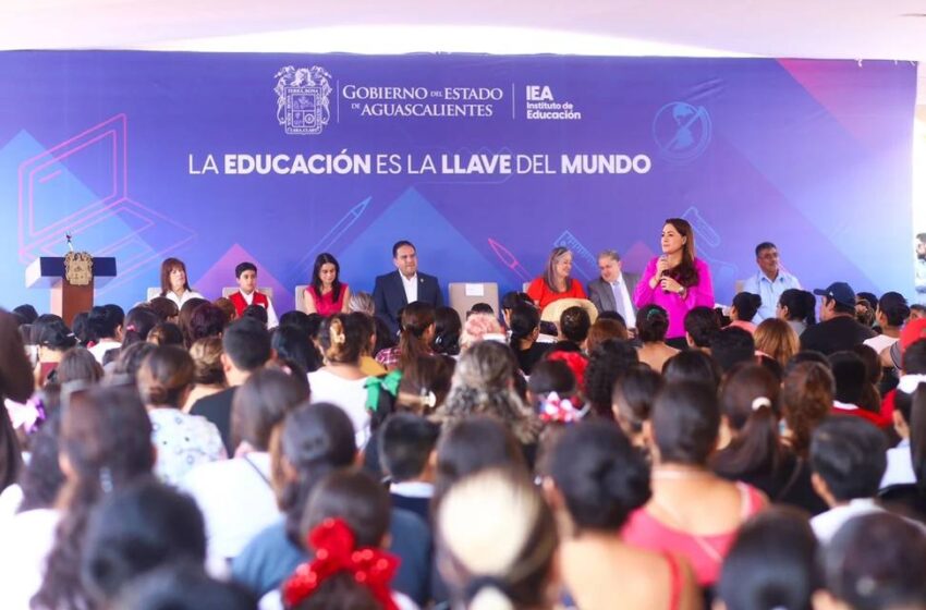  Gobernadora Tere Jiménez Impulsa la Educación en Aguascalientes