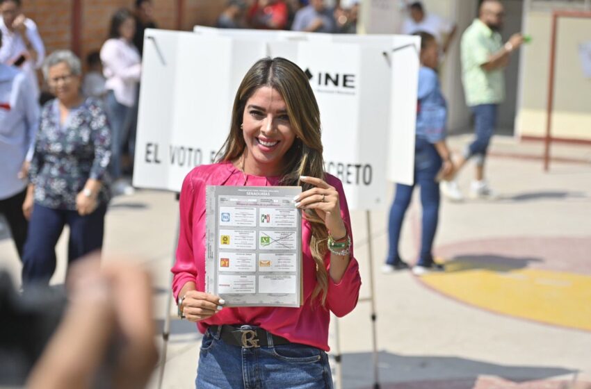 Ruth González Motiva a la Ciudadanía a Votar Durante la Jornada Electoral