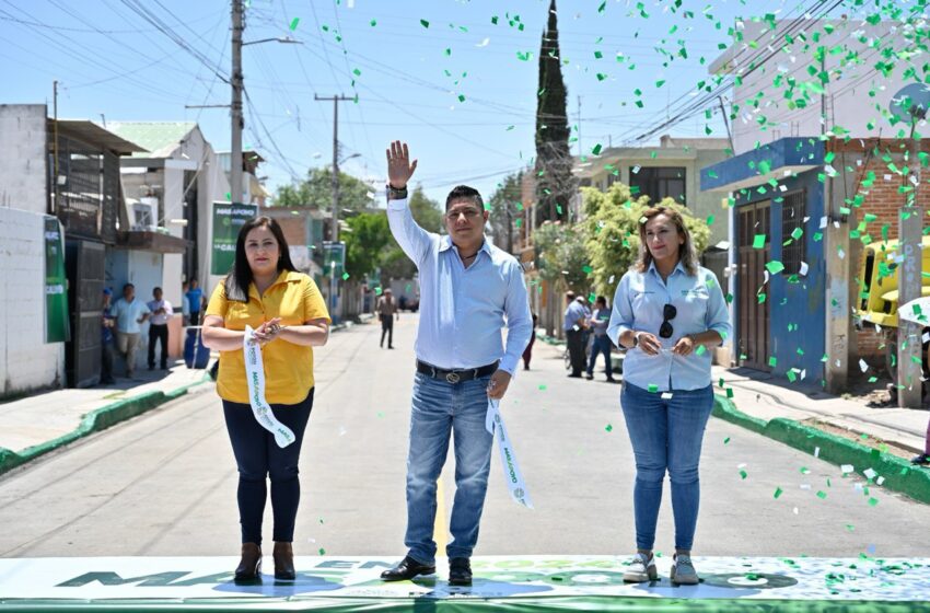  Ricardo Gallardo Inaugura Calle 99 en Prados de San Vicente, Beneficiando a Más de 80,000 Habitantes