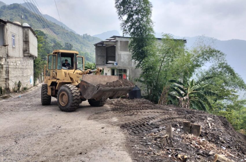  Rehabilitación de Caminos en Tamazunchale Asegura Movilidad Tras Lluvias Intensas