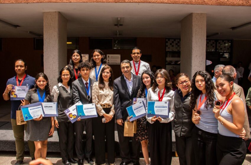  Premiación de la XXXIV Olimpiada Estatal de Biología y Química en la UASLP