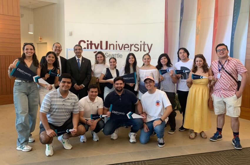  Egresan 21 estudiantes de la UASLP con doble titulación con la CityU de Seattle