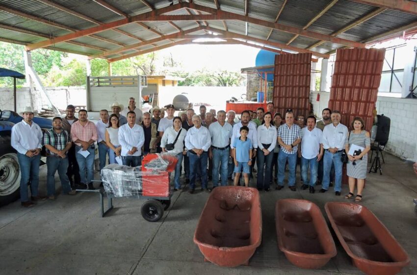  Gobierno de San Luis Potosí Refuerza Apoyo a Productores Agrícolas y Ganaderos con Equipamiento y Fertilizante