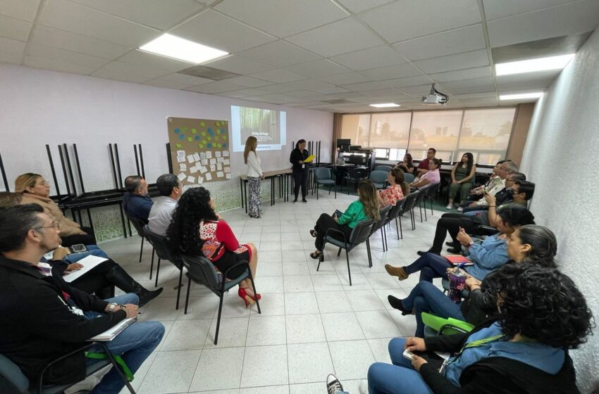  Capacitación Estatal a Docentes y Administrativos para Mejorar la Educación