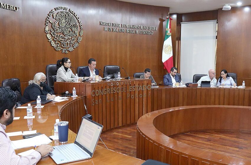  Comisión de Puntos Constitucionales aprobó nueva ley orgánica y reglamento interior del Congreso