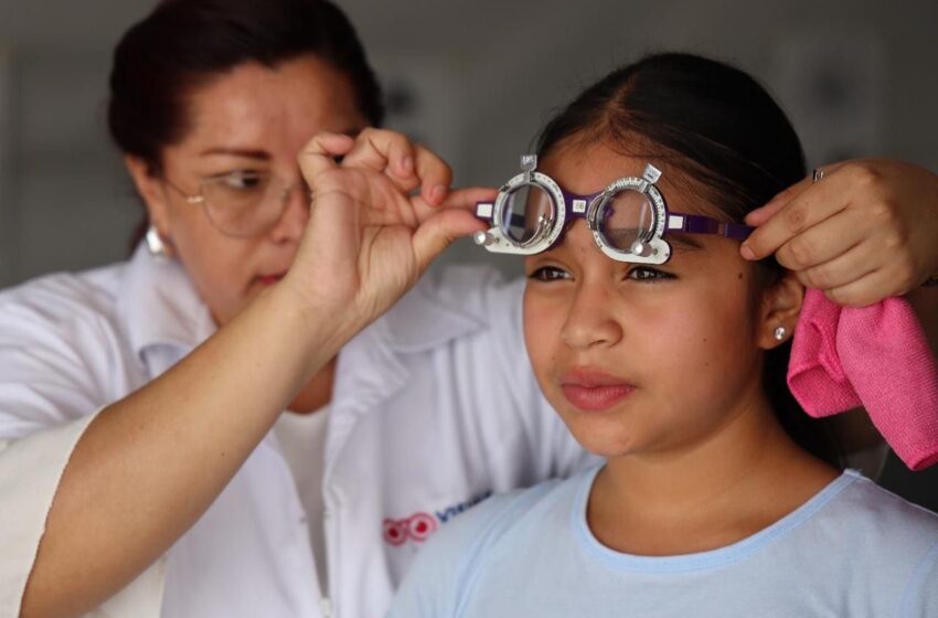  Apoyo visual para niños en San Luis Potosí: Entrega de 300 lentes gratuitos