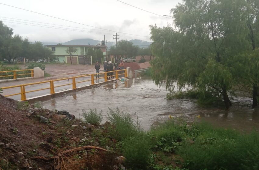  Con apoyo estatal, autoridades de Soledad realizan evacuación ante crecida de Rio Santiago