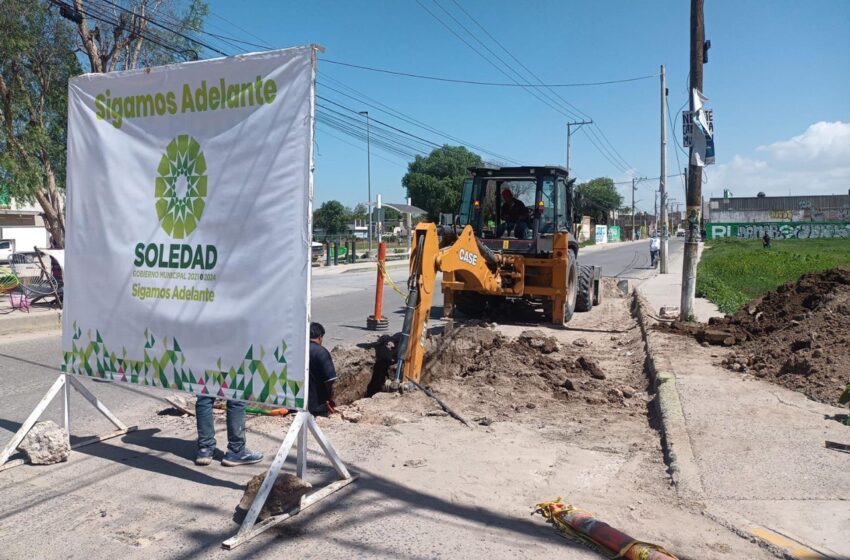  Ayuntamiento de Soledad repara colapsos ante ineficacia de Interapas