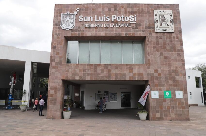  Ayuntamiento de SLP Coordinó Apoyo Tras Accidente Vial con Trabajadores Municipales