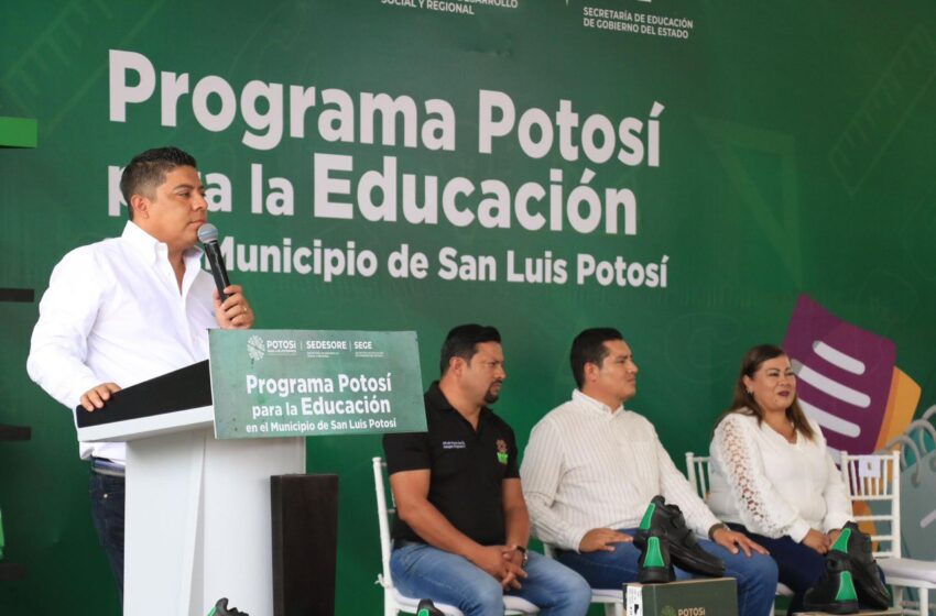  Ricardo Gallardo Potencia la Educación con la Entrega de Apoyos en la Colonia Las Flores