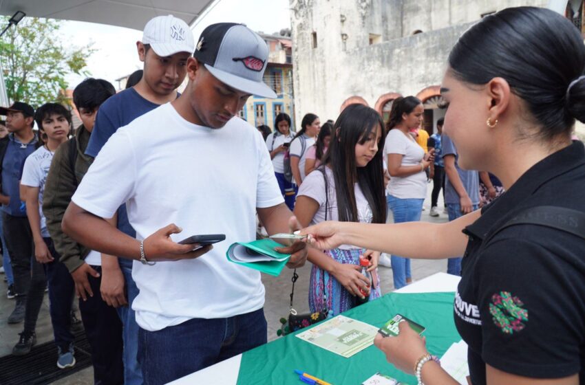  Gobierno Estatal impulsa la conectividad digital para jóvenes de Xilitla