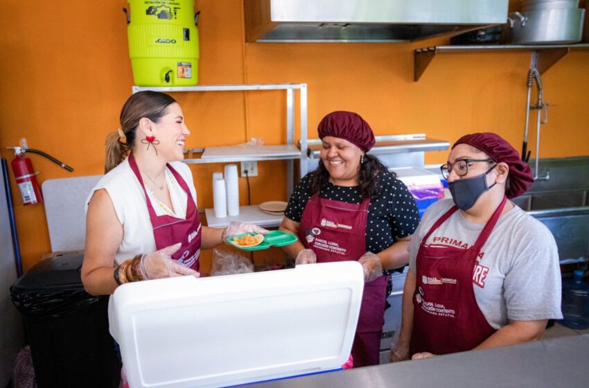  Gobernadora Fortalece Educación con Entrega de Equipos y Apoyo Alimenticio en Baja California